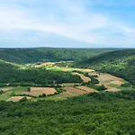 In Апартаменты Макарска