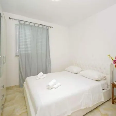 Apartman In *